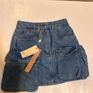Denim cargo skirt with multiple usable pockets